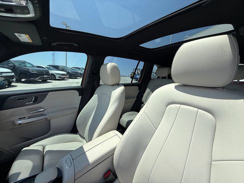 Used 2023 Mercedes-Benz GLB 250 image 15