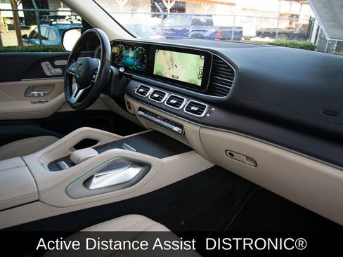 Used 2021 Mercedes-Benz GLS 450 4MATIC image 23