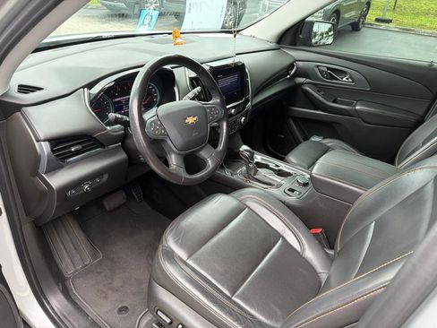 Used 2021 Chevrolet Traverse Premier w/ Redline Edition FWD image 7