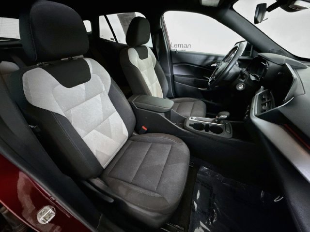 Used 2024 Chevrolet Trax RS w/ Driver Confidence Package FWD image 27