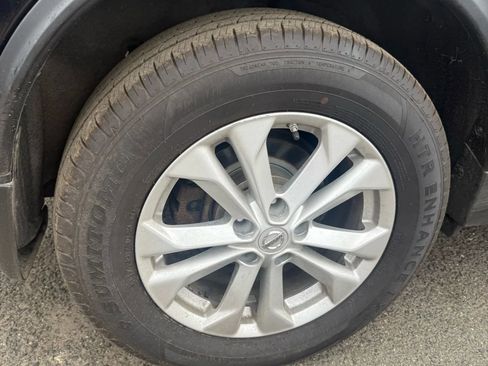 Used 2015 Nissan Rogue SV image 7