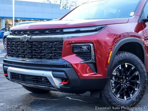 Used 2024 Chevrolet Traverse Z71 w/ Enhanced Driving Package image 3