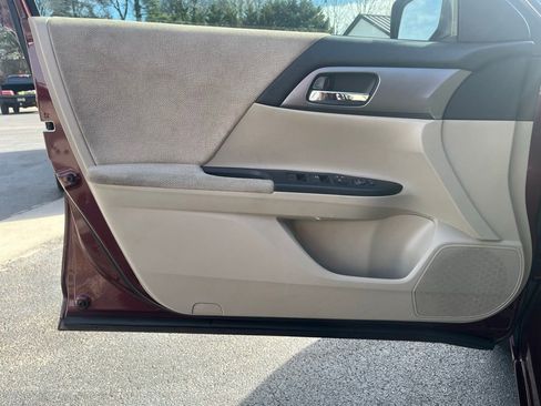 Used 2013 Honda Accord LX image 10