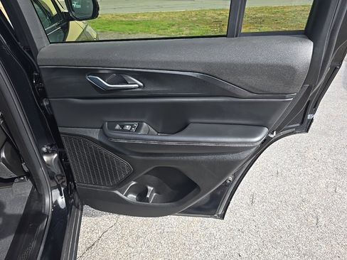 Certified 2025 Jeep Grand Cherokee Altitude image 12