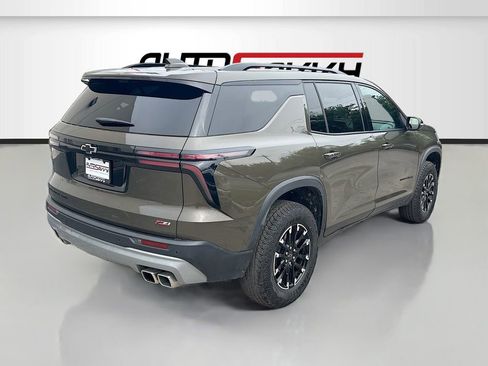 Used 2025 Chevrolet Traverse Z71 w/ Enhanced Driving Package AWD/4WD image 7