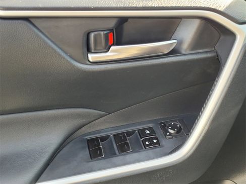 Used 2019 Toyota RAV4 XLE image 30