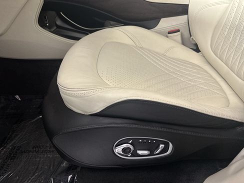 Used 2021 Aston Martin DBX AWD/4WD image 12