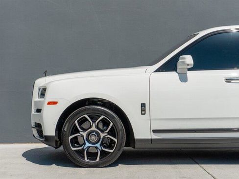Used 2024 Rolls-Royce Cullinan Black Badge image 32