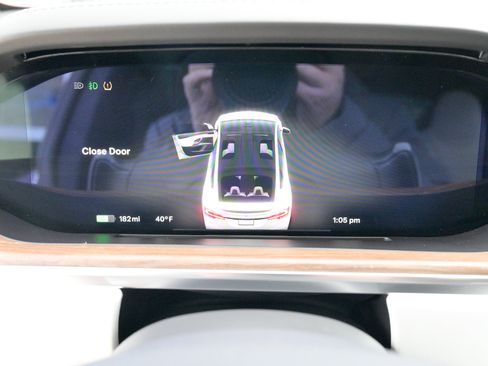 Used 2022 Tesla Model X image 24