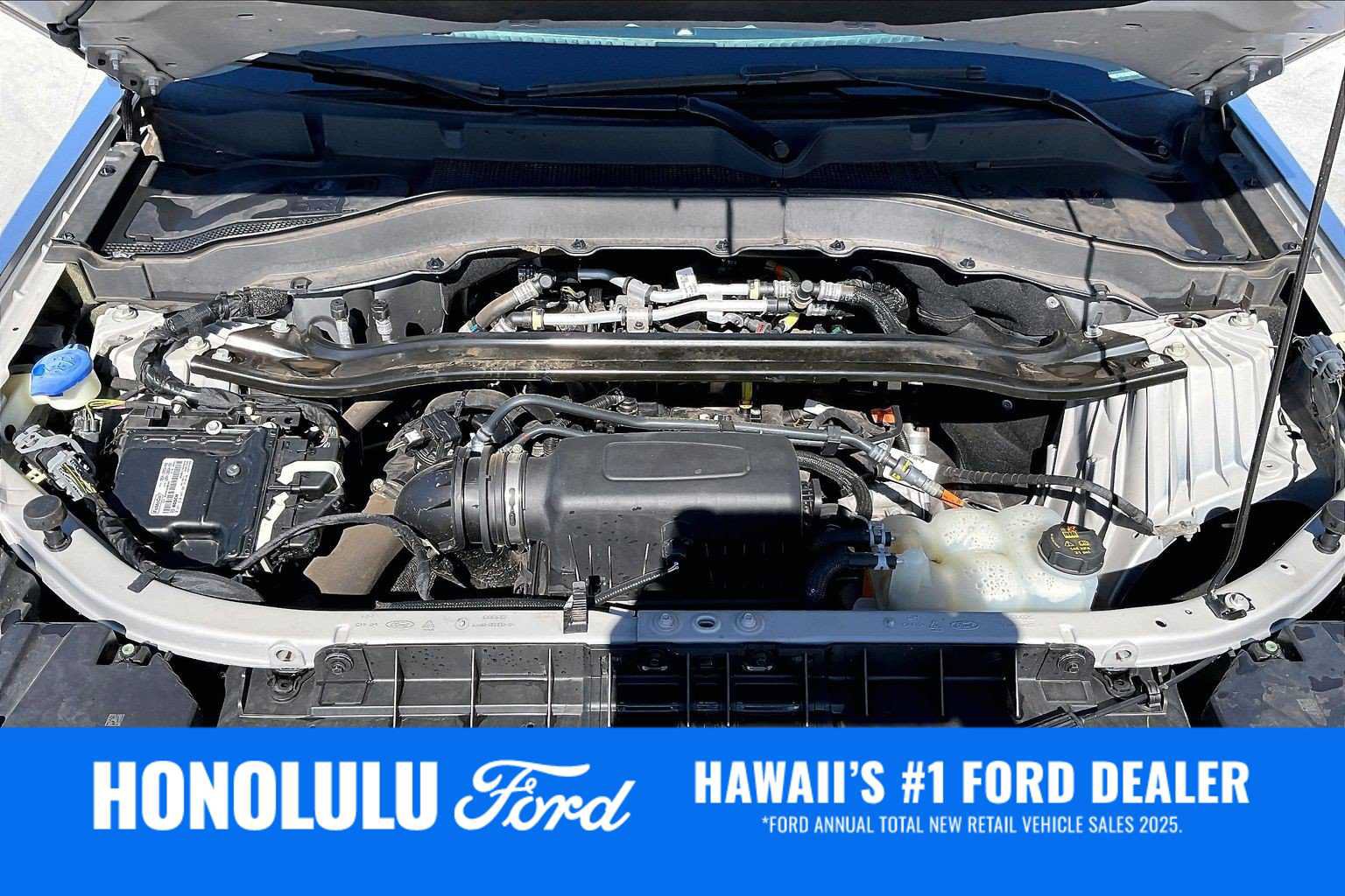 Used 2022 Ford Explorer Limited w/ Equipment Group 301A RWD image 9