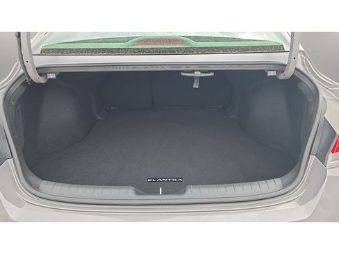 Used 2024 Hyundai Elantra SEL w/ Convenience Package FWD image 9