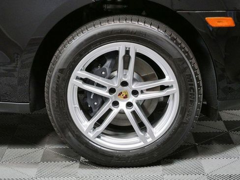 New 2026 Porsche Macan Turbo AWD/4WD image 40