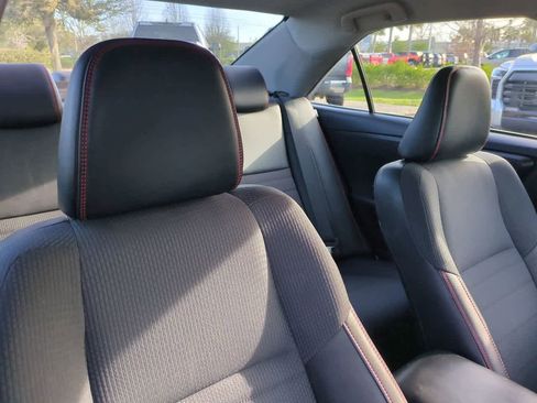 Used 2017 Toyota Camry SE image 7