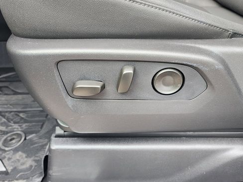 New 2026 GMC Sierra 1500 SLT image 18