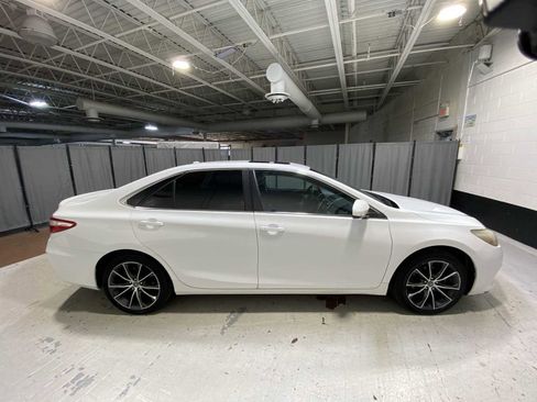 Used 2015 Toyota Camry XSE image 27