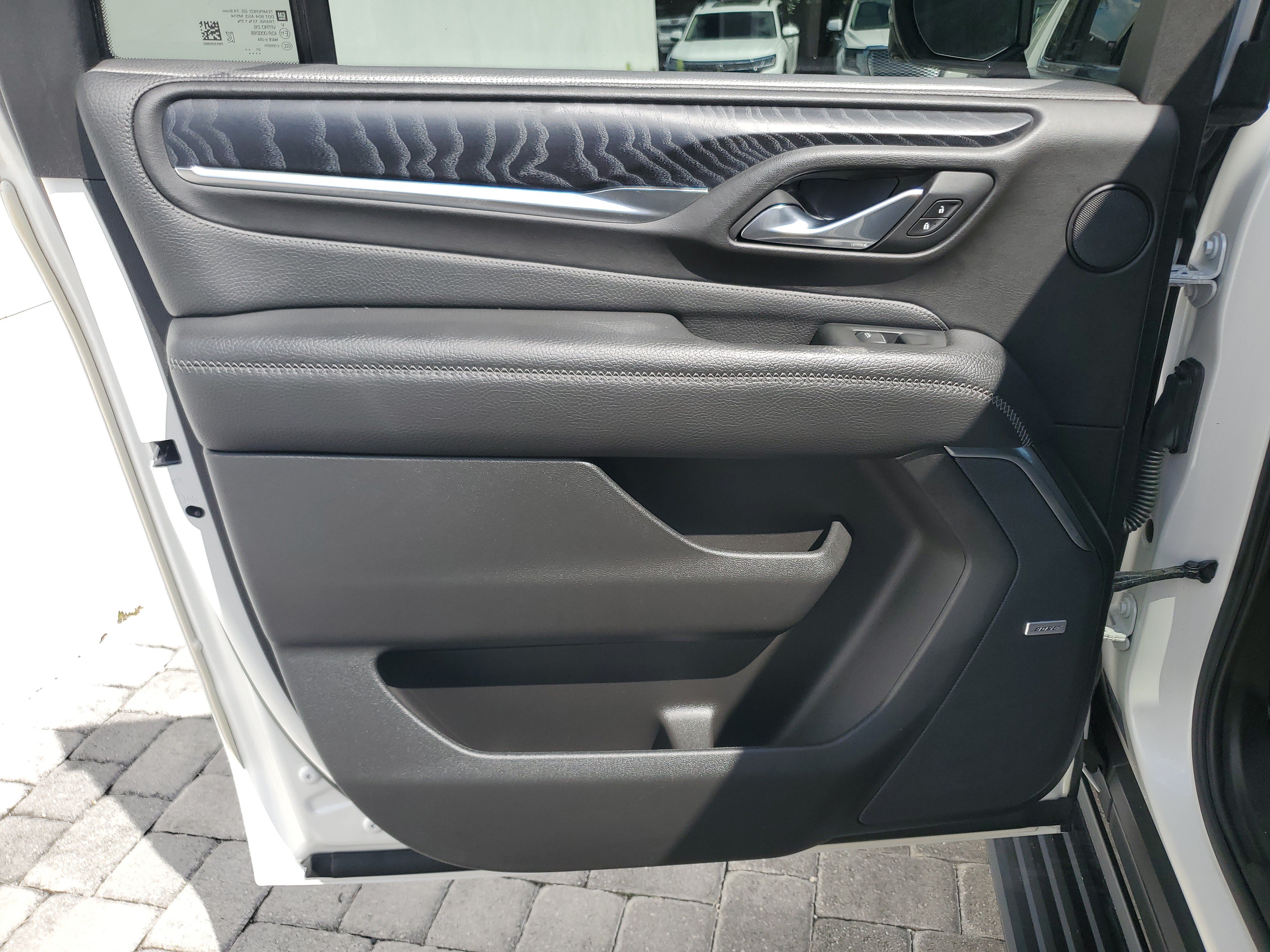 Used 2022 GMC Yukon XL Denali RWD image 11