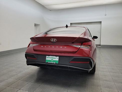 Used 2024 Hyundai Elantra SE image 7
