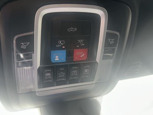 New 2026 RAM 1500 Laramie AWD/4WD image 18