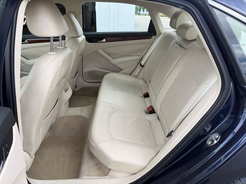 Used 2012 Volkswagen Passat 2.5 SE FWD image 14