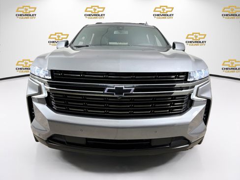 Used 2022 Chevrolet Suburban RST w/ Luxury Package AWD/4WD image 2