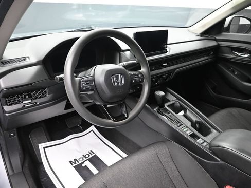 Used 2023 Honda Accord EX image 13