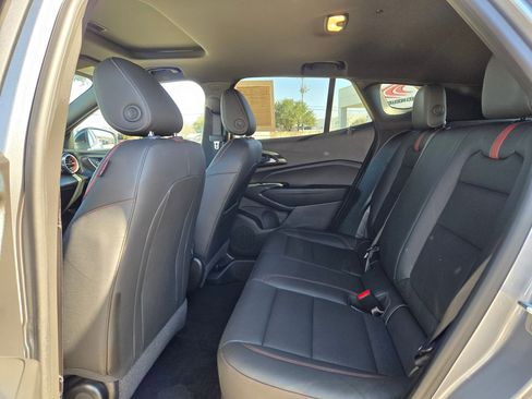 Certified 2025 Chevrolet Trax RS w/ Sunroof Package image 15