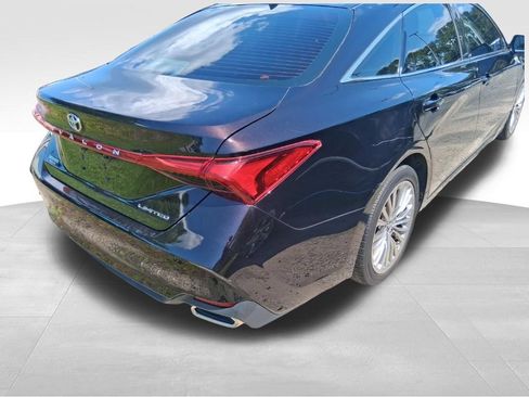 Used 2019 Toyota Avalon Limited FWD image 5
