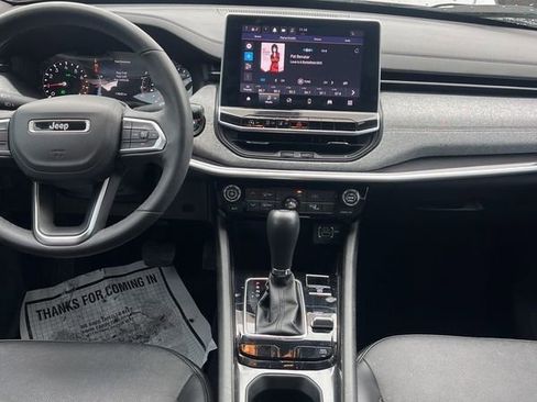 Used 2023 Jeep Compass Latitude image 26