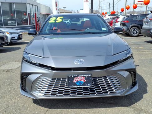 Used 2025 Toyota Camry XSE image 2