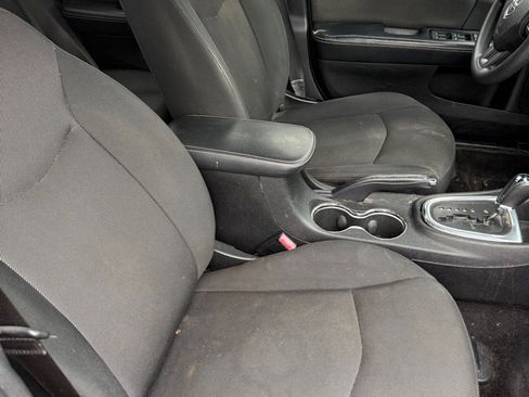 Used 2014 Dodge Avenger SE image 12