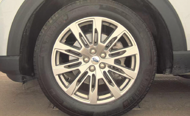 Used 2026 Ford Explorer Platinum AWD/4WD image 3