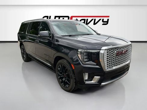 Used 2023 GMC Yukon XL Denali w/ Advanced Technology Package AWD/4WD image 1