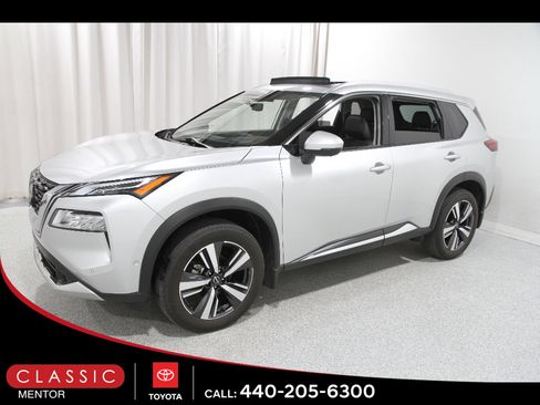 Used 2023 Nissan Rogue Platinum w/ Platinum Premium Package image 3