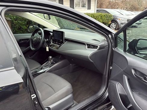 Used 2022 Toyota Corolla LE image 8