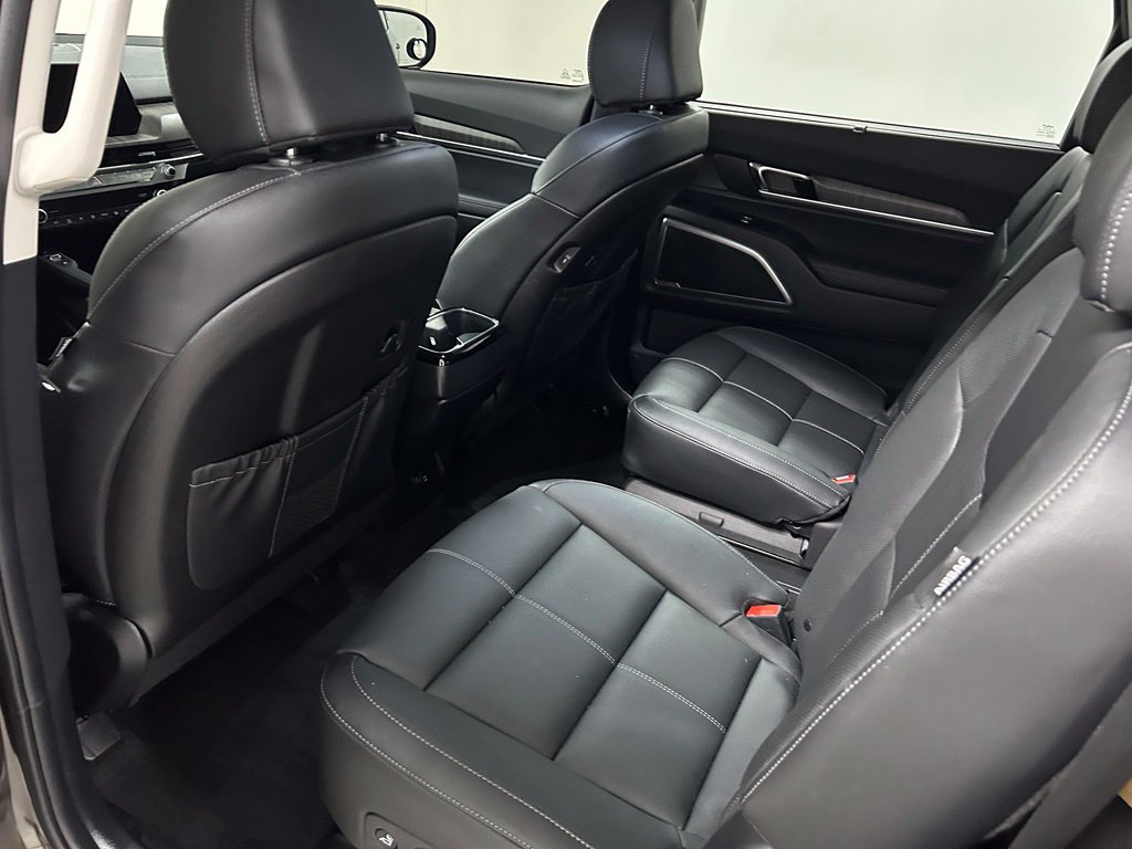 Used 2025 Kia Telluride EX w/ EX Captain's Chair Package AWD/4WD image 15