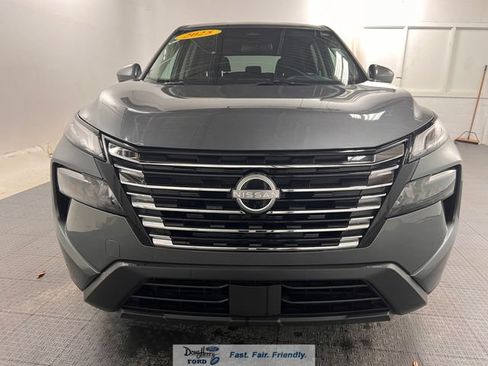 Used 2025 Nissan Rogue SV AWD/4WD image 2