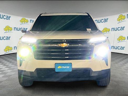 Certified 2025 Chevrolet Traverse LT image 2