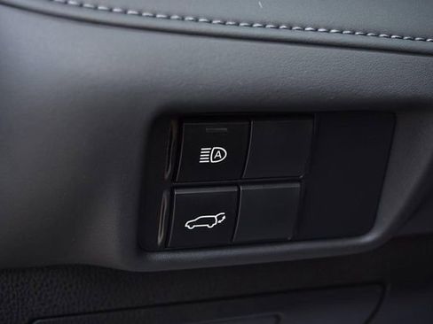 Used 2021 Toyota Highlander XSE image 11