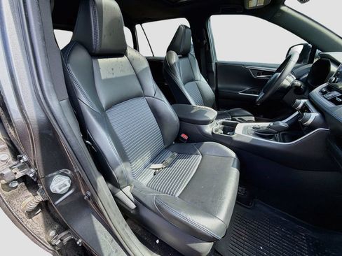 Used 2020 Toyota RAV4 XSE w/ XSE Grade Weather Package AWD/4WD image 31