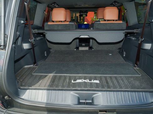 Used 2025 Lexus GX 550 w/ Accessory Package (31) AWD/4WD image 24