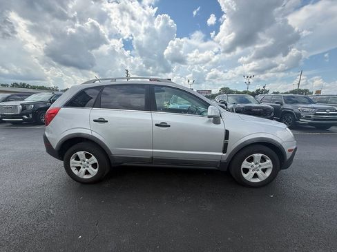 Used 2014 Chevrolet Captiva Sport LS FWD image 2