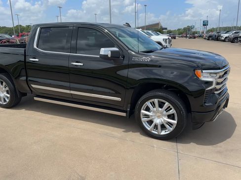 Used 2026 Chevrolet Silverado 1500 High Country AWD/4WD image 3
