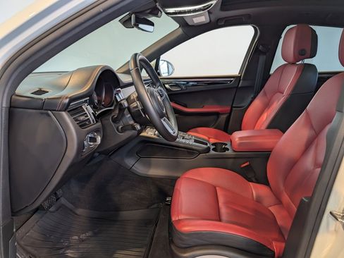 Used 2019 Porsche Macan S image 12