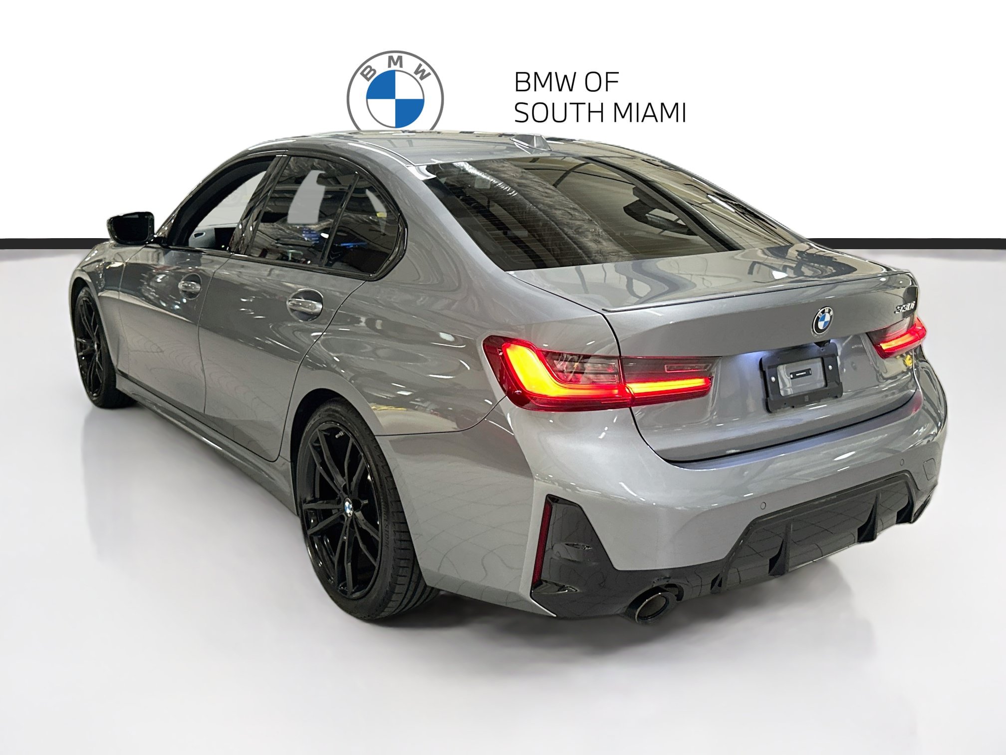 Certified 2024 BMW 330i Sedan w/ M Sport Package RWD image 5