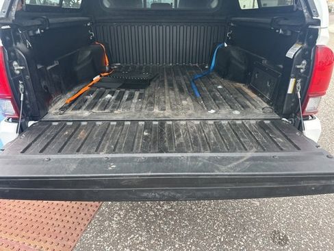 Used 2019 Toyota Tacoma SR w/ SR Convenience Package image 41