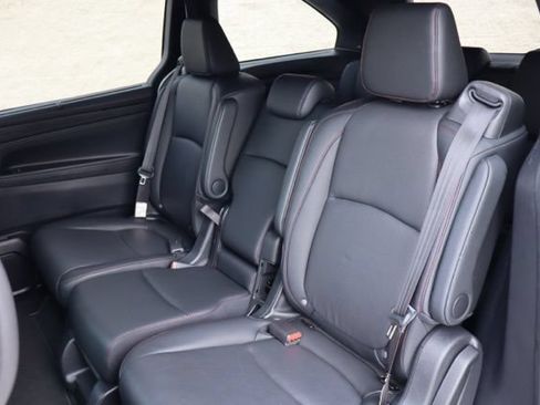 Used 2025 Honda Odyssey Sport-L image 11
