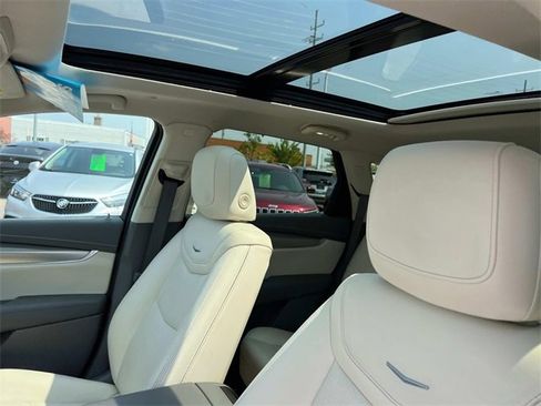 Certified 2022 Cadillac XT5 Premium Luxury image 19