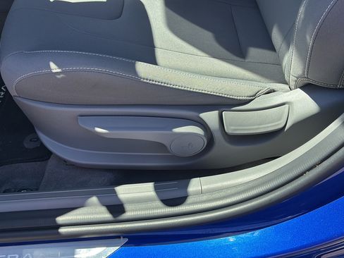 Certified 2025 Hyundai Elantra SEL FWD image 13