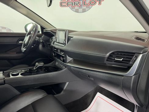 Used 2023 Nissan Rogue SV w/ SV Premium B Package AWD/4WD image 12