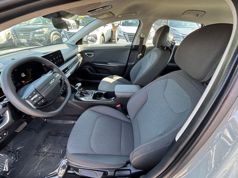 Used 2025 Kia K4 FWD image 25